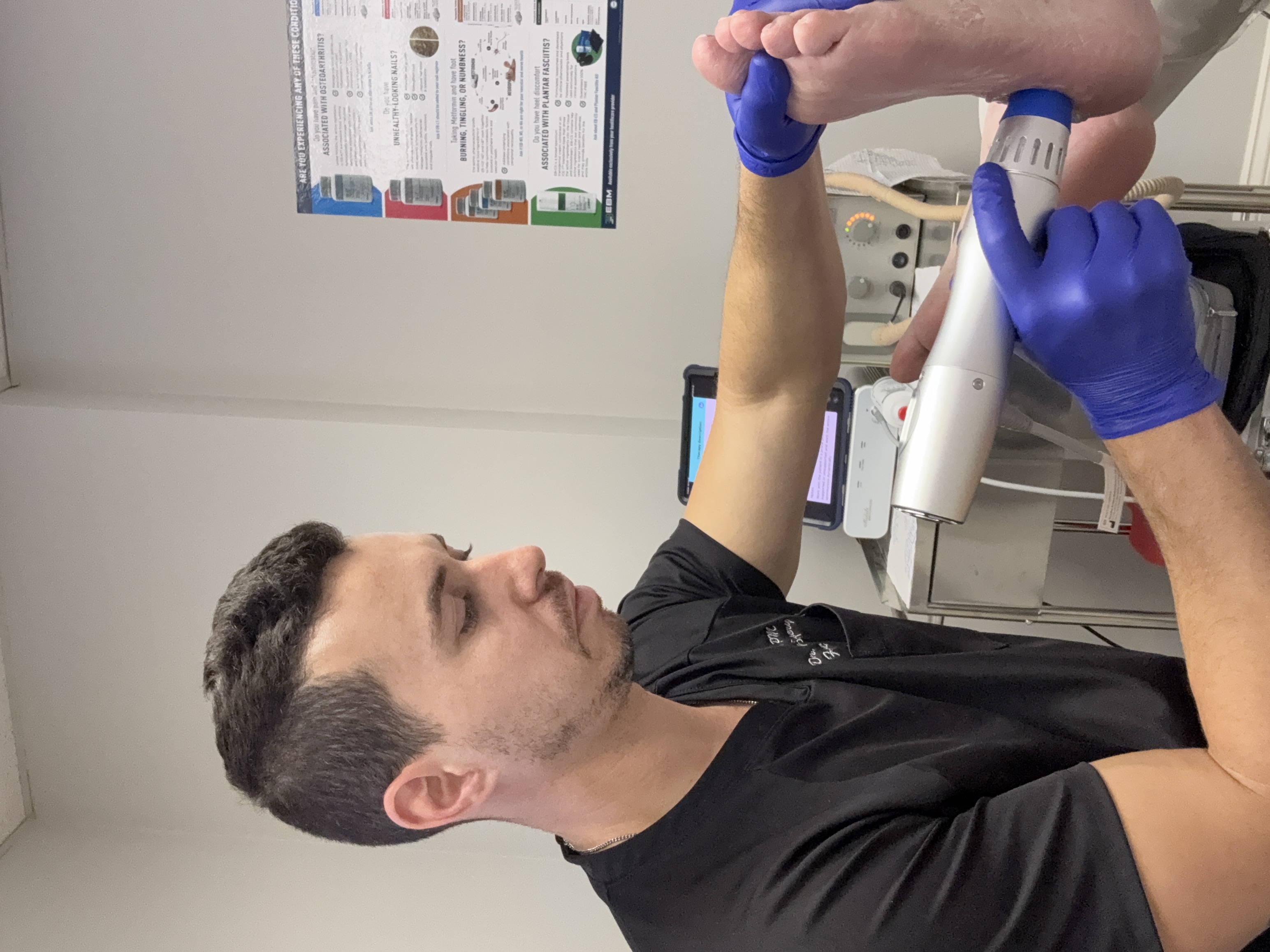 Shockwave Therapy for Achilles Tendinitis, Thick Plantar Fascia & Surgical Scar Tissue - No Needles, No Surgery, No Downtime