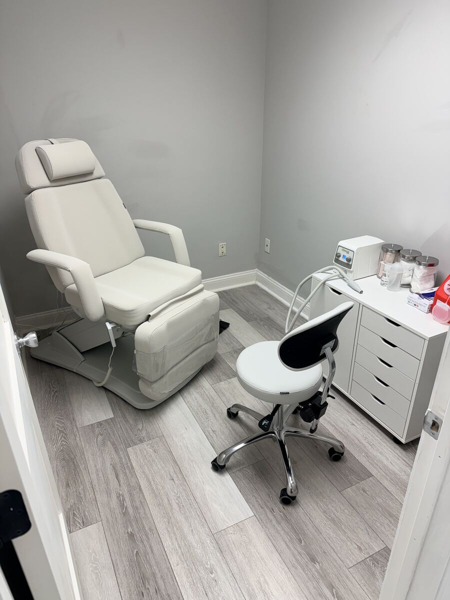 Vertex Podiatry exam room with podiatry chair