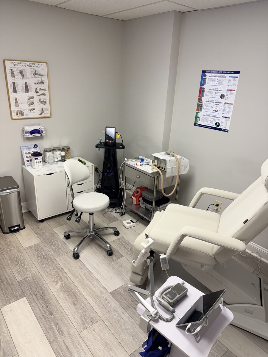 Vertex Podiatry treatment room